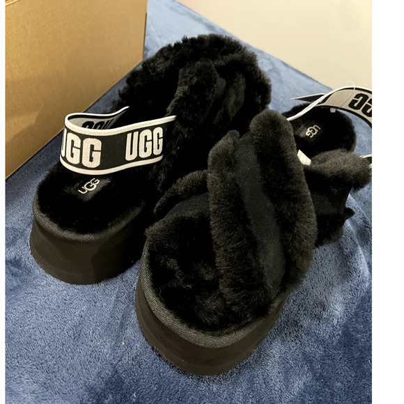 UGG Women's Disco Cross Slide NWT W10 - Picture 1 of 10